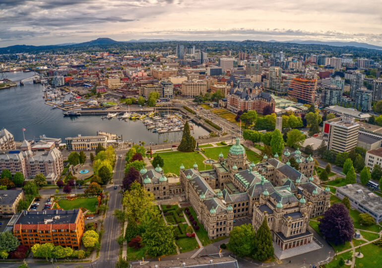 The Mid-Island and Pacific Rim